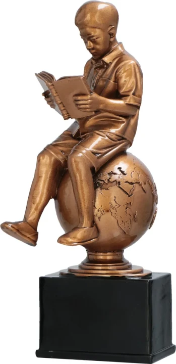 Statuetka Odlewana - Chłopiec z Książką - RP8011/B