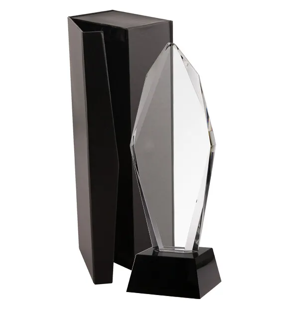 Szklana statuetka C043-31. Trofea szklane z grawerem