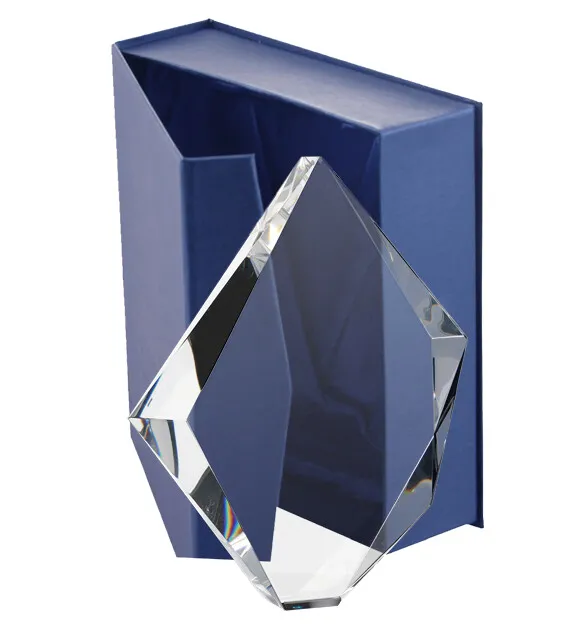 statuetka-szklana-z-etui-w-komplecie_11zon.webp