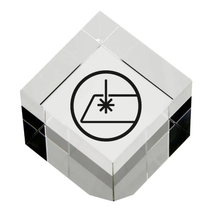 Trofea szklane - kostka T026