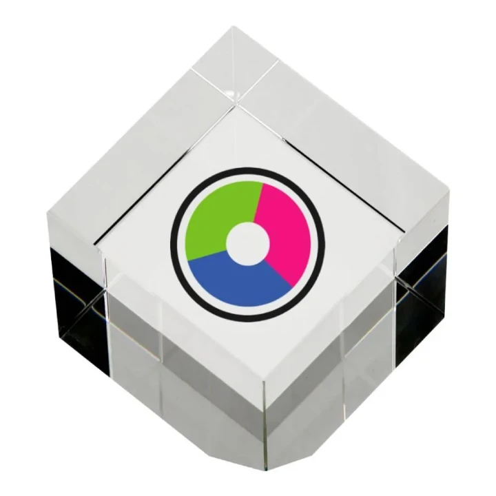 Trofea szklane - kostka T026